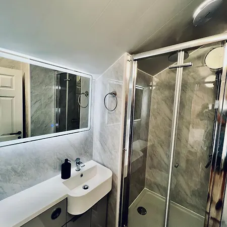 Sea Front Penthouse South * Saltburn-by-the-Sea